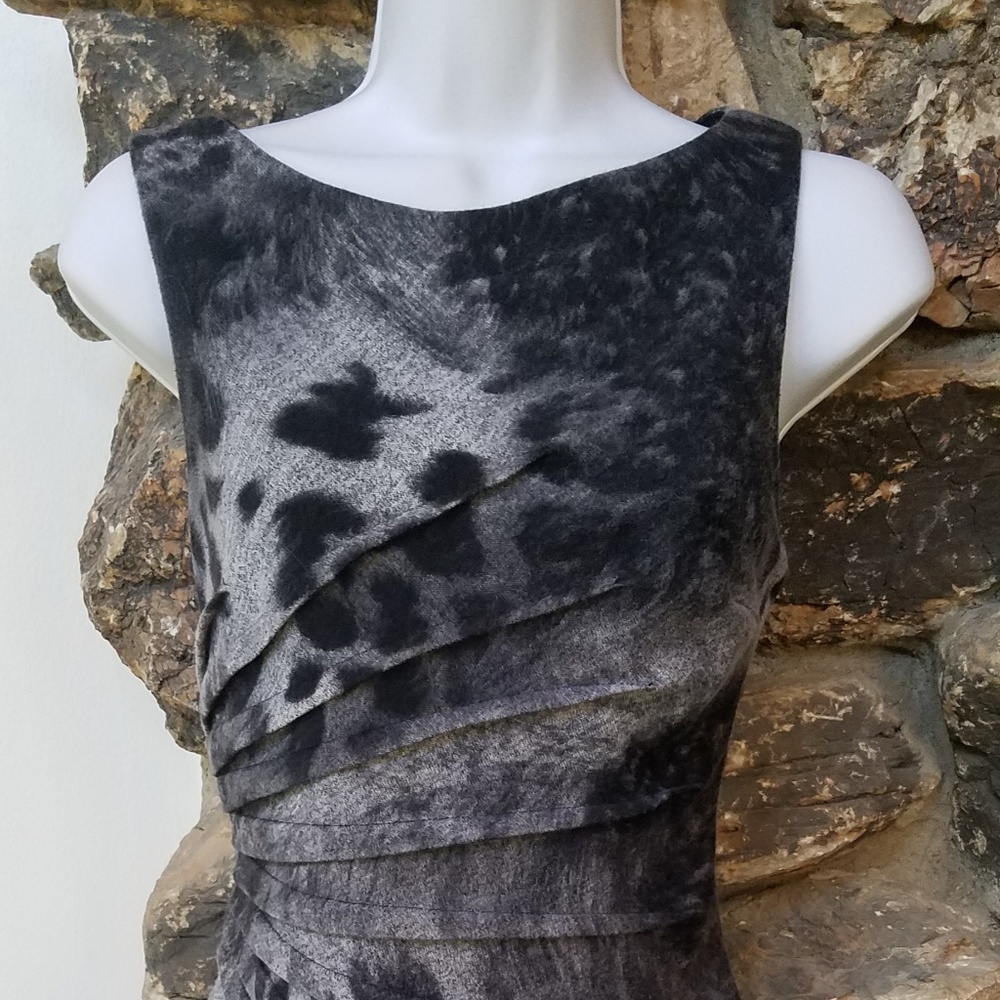 Cache size 2 black and gray fitted dress
